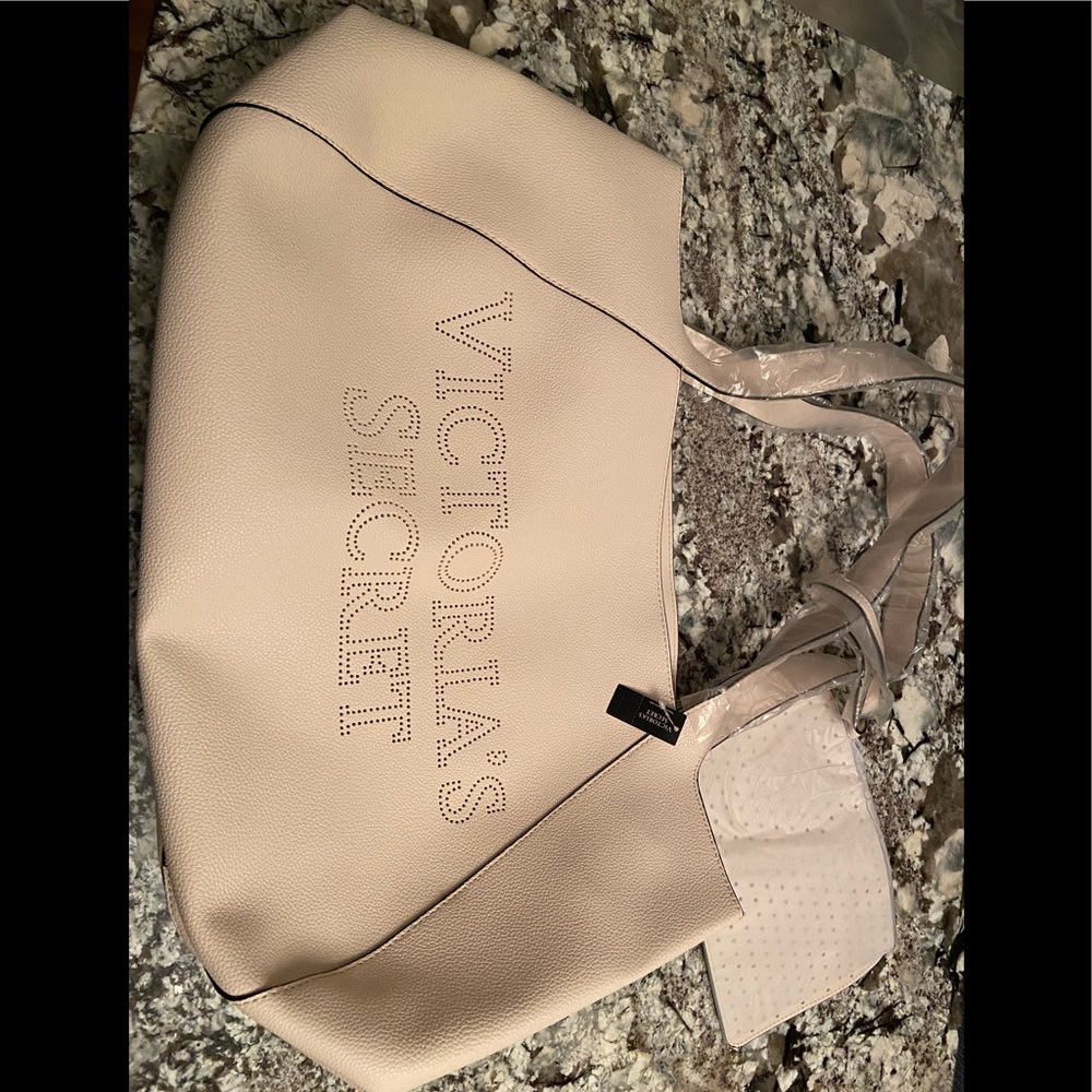 NWT-Victoria’s Secret Tote Bag w/ Wristlet